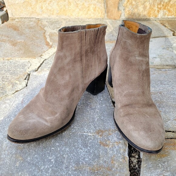 Coclico Tan Black Suede Pull On Ankle Bootie Heel Boots Size 39.5 - Picture 1 of 10